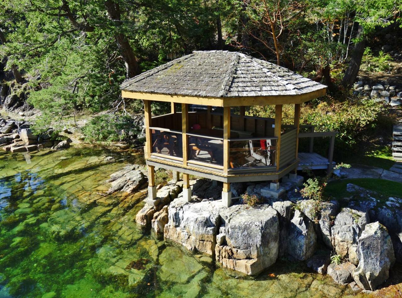 Pender Harbour Resort & Marina Garden Bay Extérieur photo